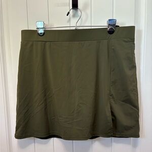 89th & Madison Olive Green Women's Skort. Size XL